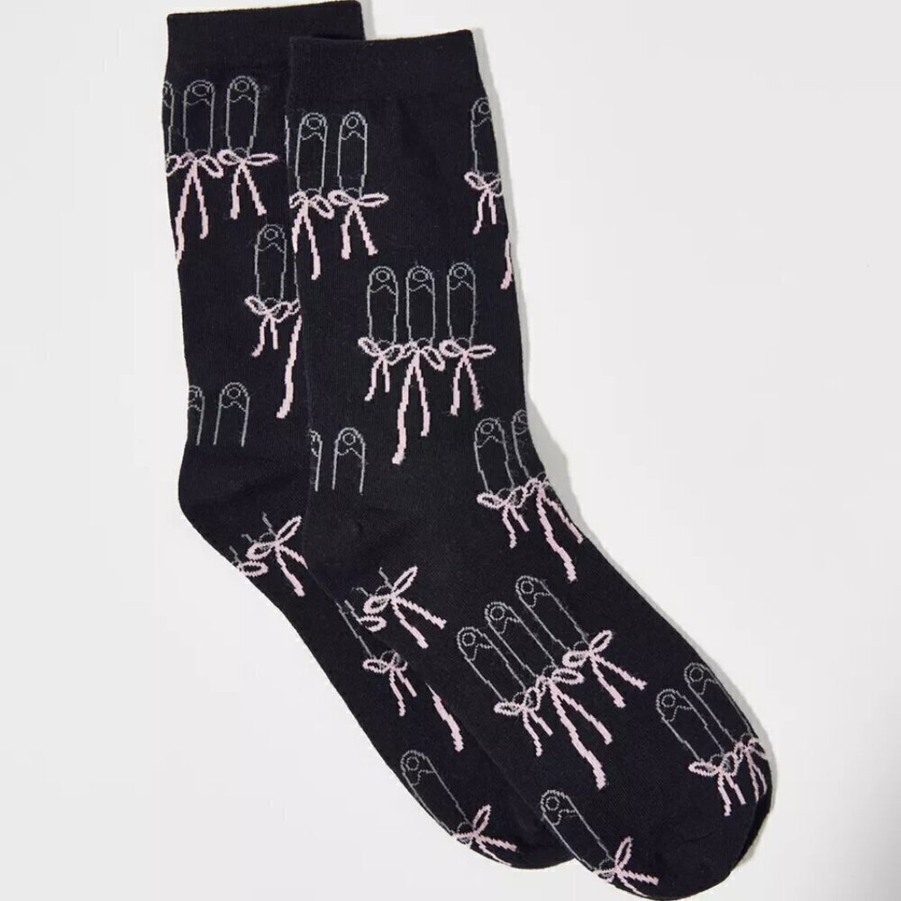 NWT Urban Outfitters Ballet Slipper Black Crew Socks